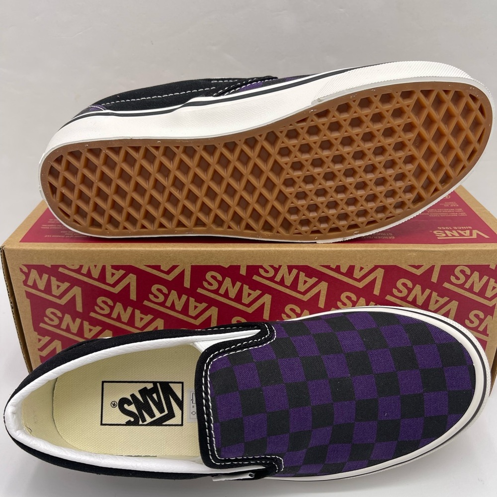 Vans Men’s Purple Checkered Classic Slip-On
Pop Check Gothic Grape Sneakers - Picture 5 of 16